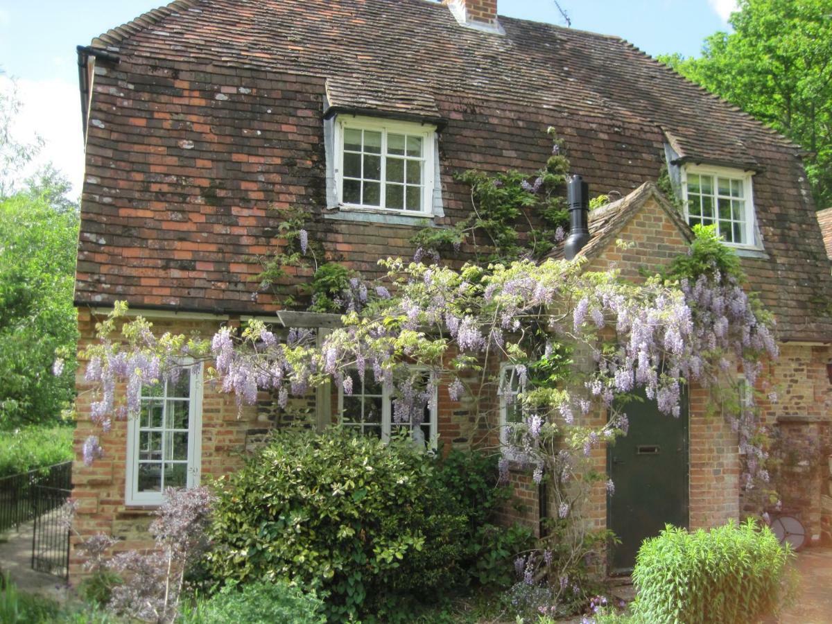Tilford Mill Cottage Farnham (Surrey) Exterior foto
